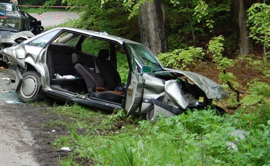 Tragiczny wypadek pod Puckiem. Jedna osoba nie żyje, 4 - ranne Tragiczny wypadek pod Puckiem. Jedna osoba nie żyje, 4 - ranne