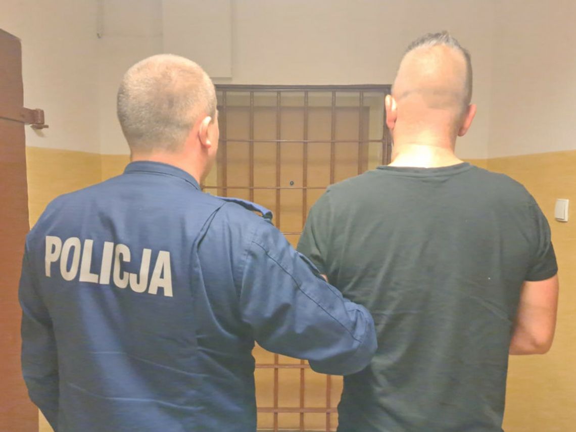 Trzech sprawców rozboju złapanych przez policjantów Trzech sprawców rozboju złapanych przez policjantów