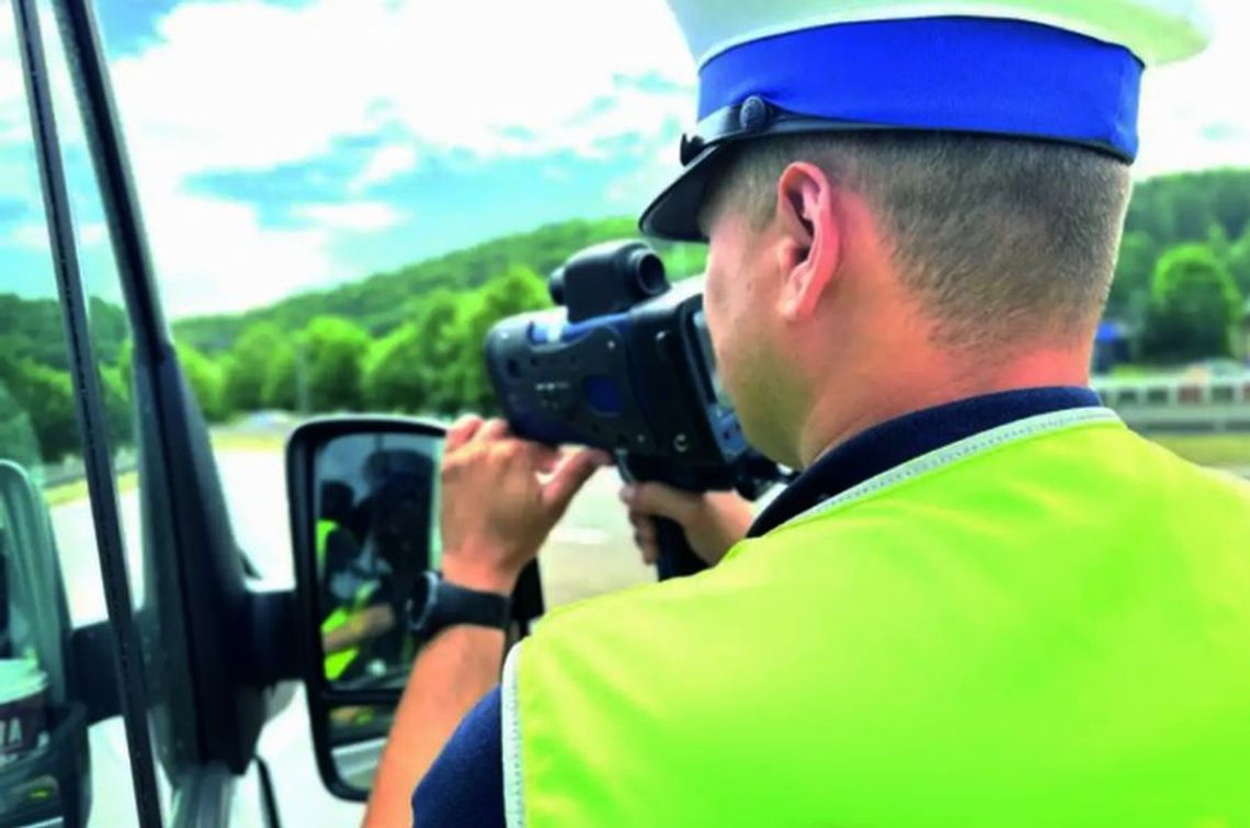 Trzy kontrole, trzy poważne problemy. Alkohol, brak prawa jazdy i zakaz nie zatrzymały kierujących