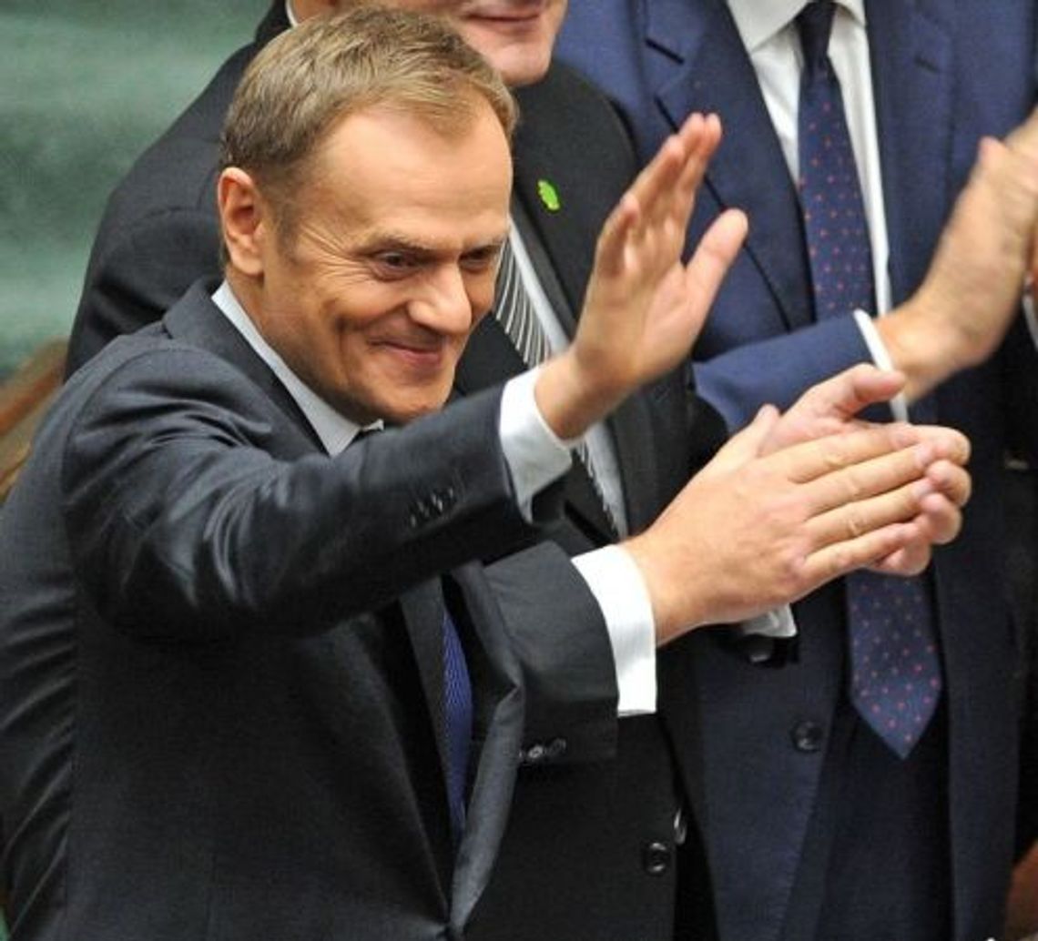 Tusk sypał pieniędzmi? Tusk sypał pieniędzmi?