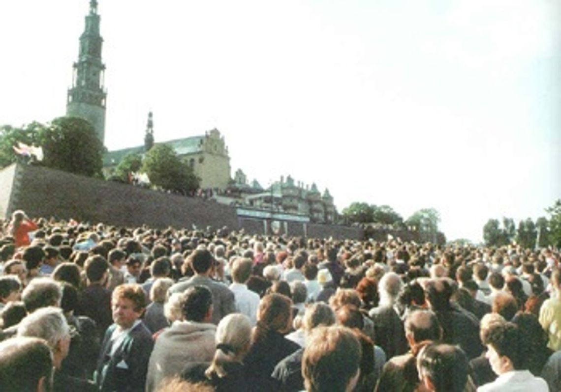 Tysiące wiernych u stóp Matki Bożej Częstochowskiej 