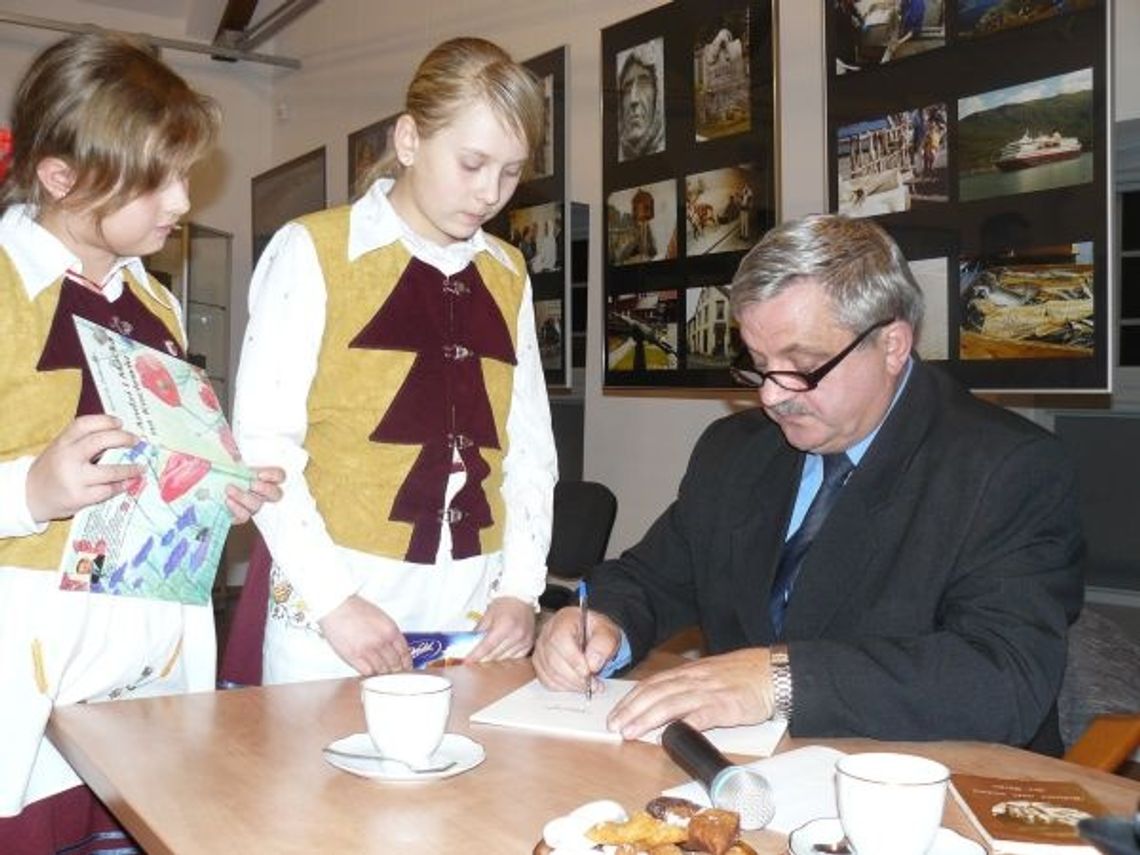 „U Andzi i Maćka na Kociewiu” – nie „katować” czytelnika gwarą „U Andzi i Maćka na Kociewiu” – nie „katować” czytelnika gwarą