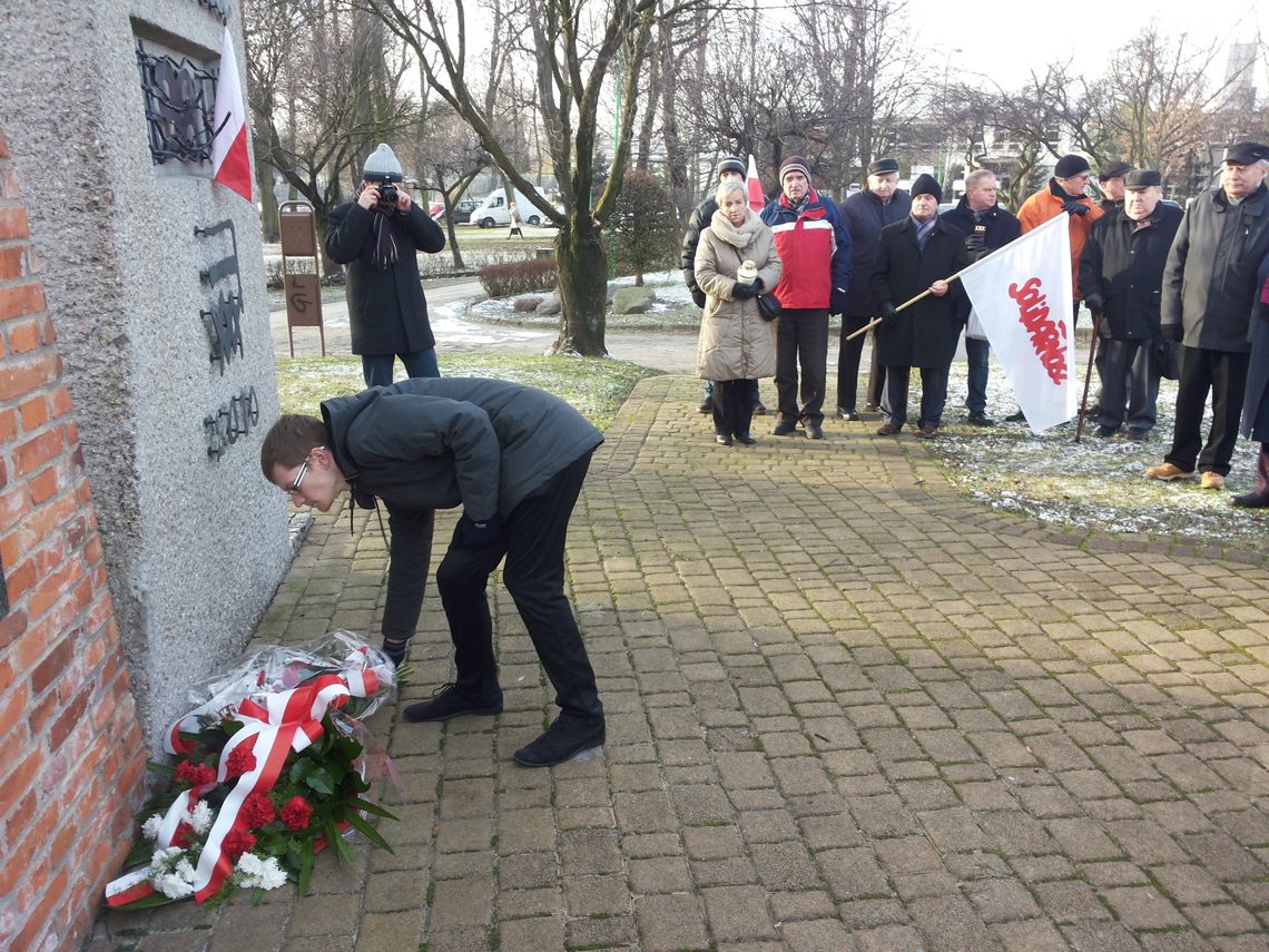 Uczcili pamięć bohaterów. 35. rocznica wprowadzenia stanu wojennego Uczcili pamięć bohaterów. 35. rocznica wprowadzenia stanu wojennego