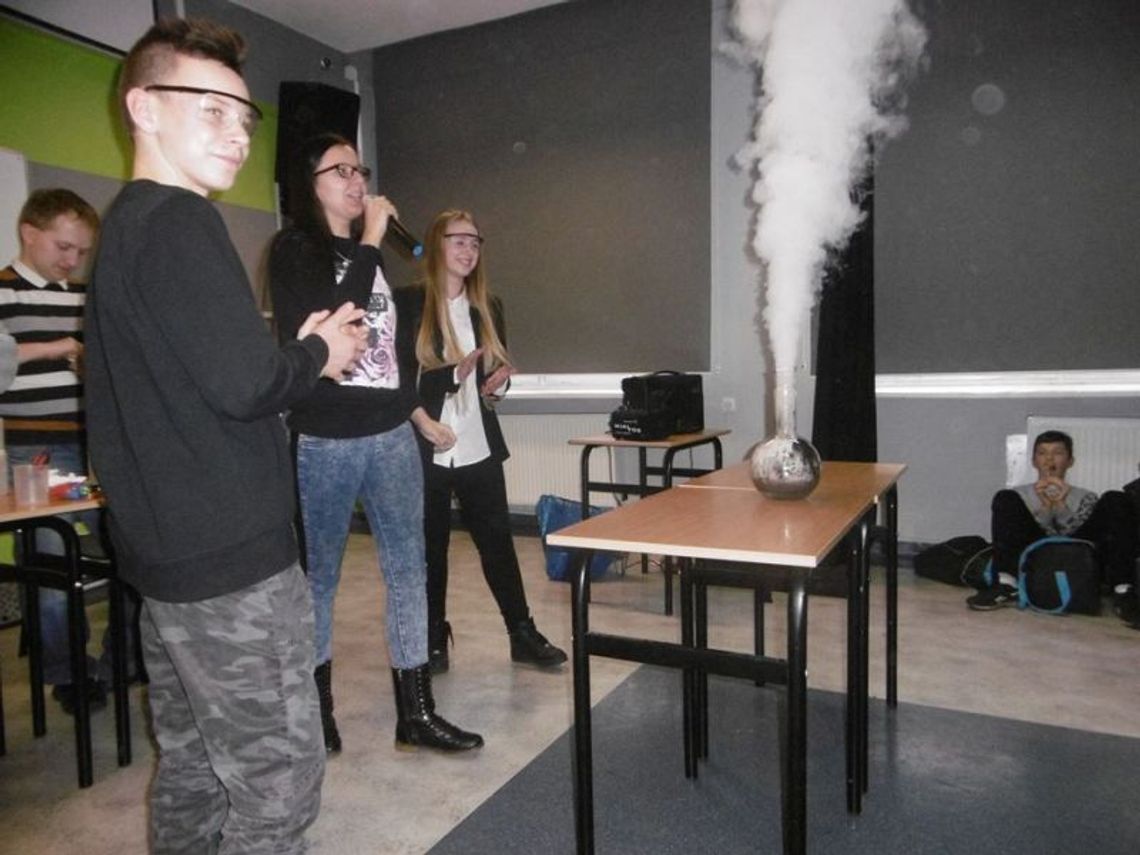 Uczniowie ze Słupska eksperymentowali z naukowcami z Torunia