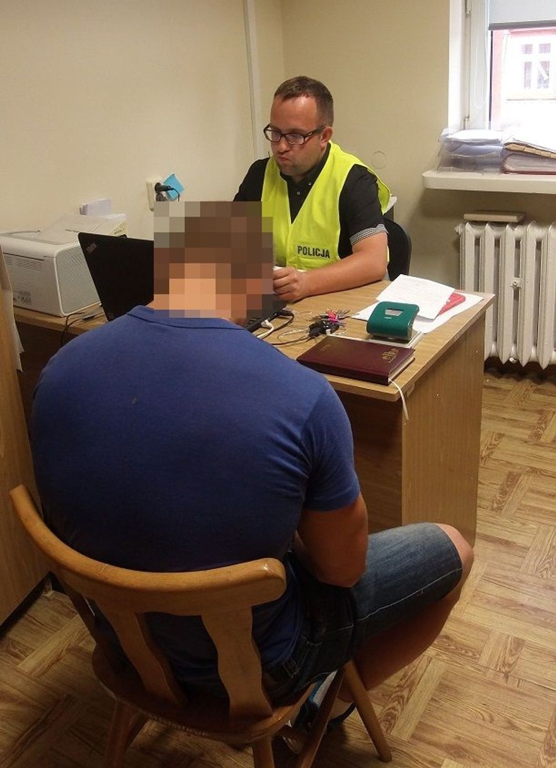 Ukradł kartę i poszedł na zakupy Ukradł kartę i poszedł na zakupy