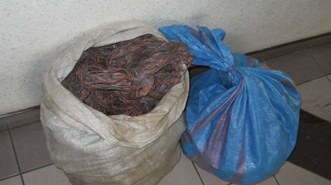 Ukradli 95 metrów kabla telefonicznego za 30 tys. zł! Ukradli 95 metrów kabla telefonicznego za 30 tys. zł!