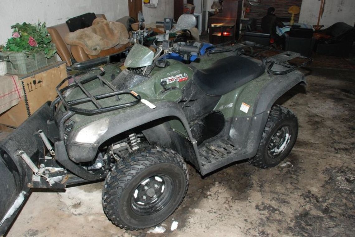 Ukradli quada i przedmioty za 70 tys. zł Ukradli quada i przedmioty za 70 tys. zł
