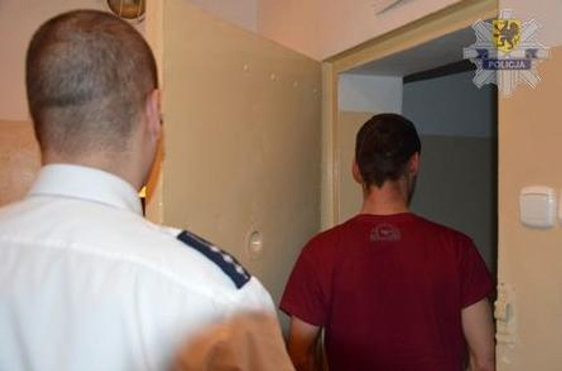 Ukradli z myjni samochodowej kasetkę z monetami Ukradli z myjni samochodowej kasetkę z monetami