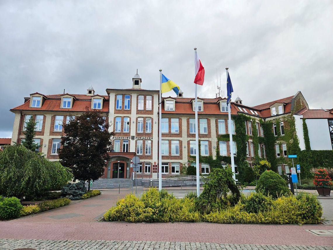 Ukraińska flaga ponownie przed starostwem Ukraińska flaga ponownie przed starostwem