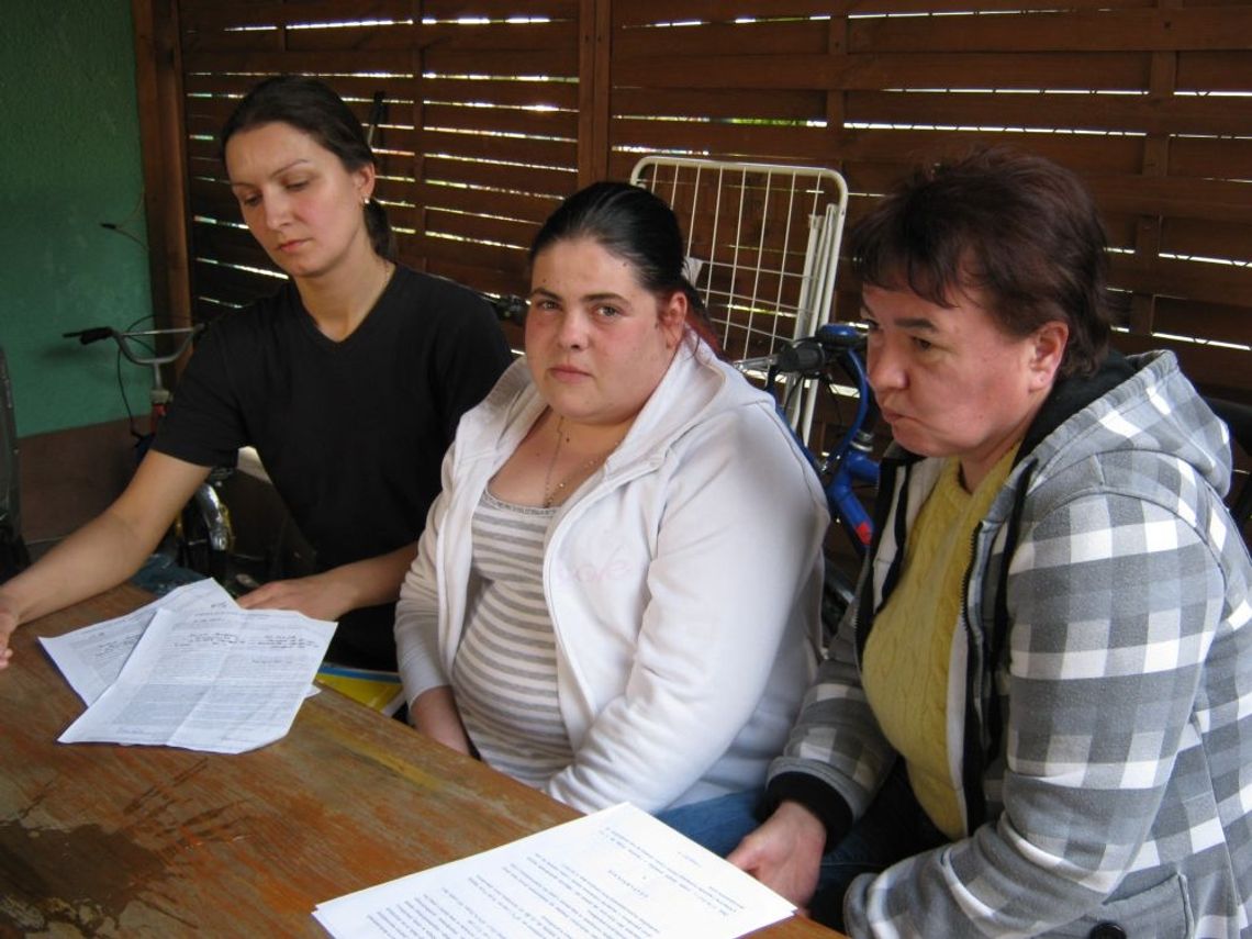 Umowa na męża i koleżankę – tak pracują w hipermarkecie Umowa na męża i koleżankę – tak pracują w hipermarkecie