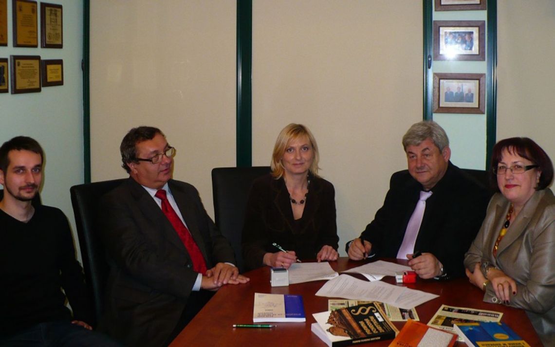 Umowa o współpracy pomiędzy GWSH a Wydawnictwem Adam Marszałek