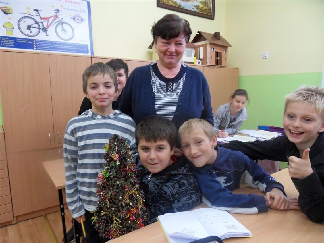 Urok szyszkowej choinki i styropianowych bombek