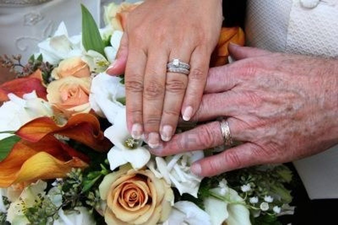 Urząd nie rezygnuje z wypłacania nagród jubileuszowych Urząd nie rezygnuje z wypłacania nagród jubileuszowych