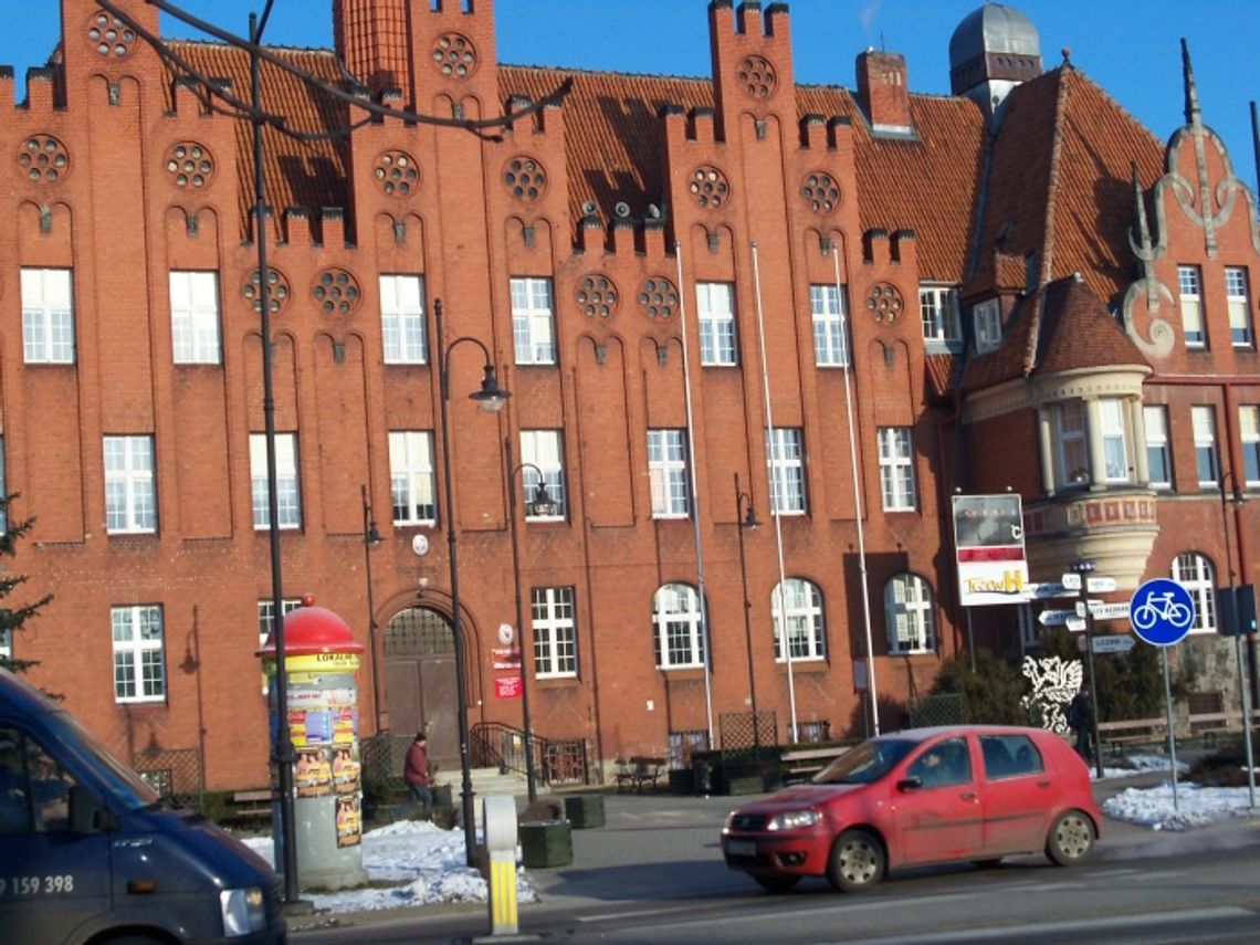 Urzędnikom jest za ciasno? Urzędnikom jest za ciasno?