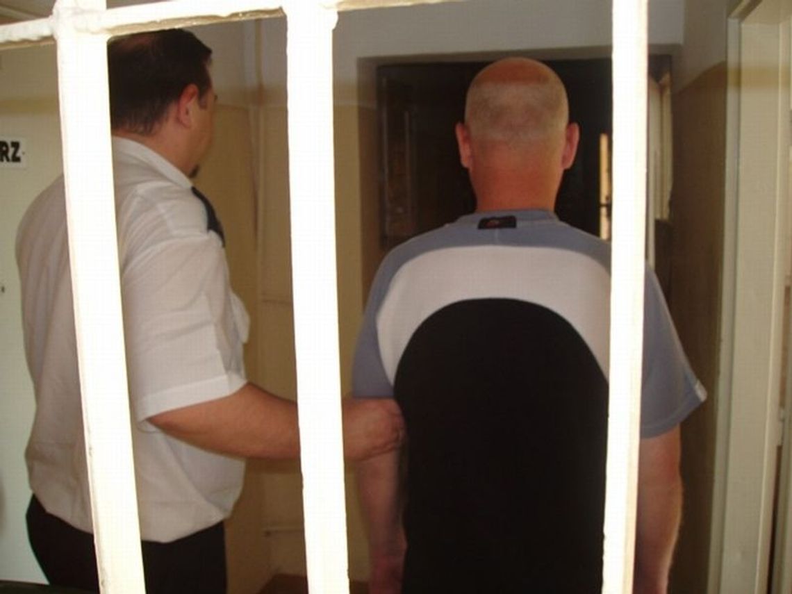 Usiłował włamać się do domu jednorodzinnego Usiłował włamać się do domu jednorodzinnego