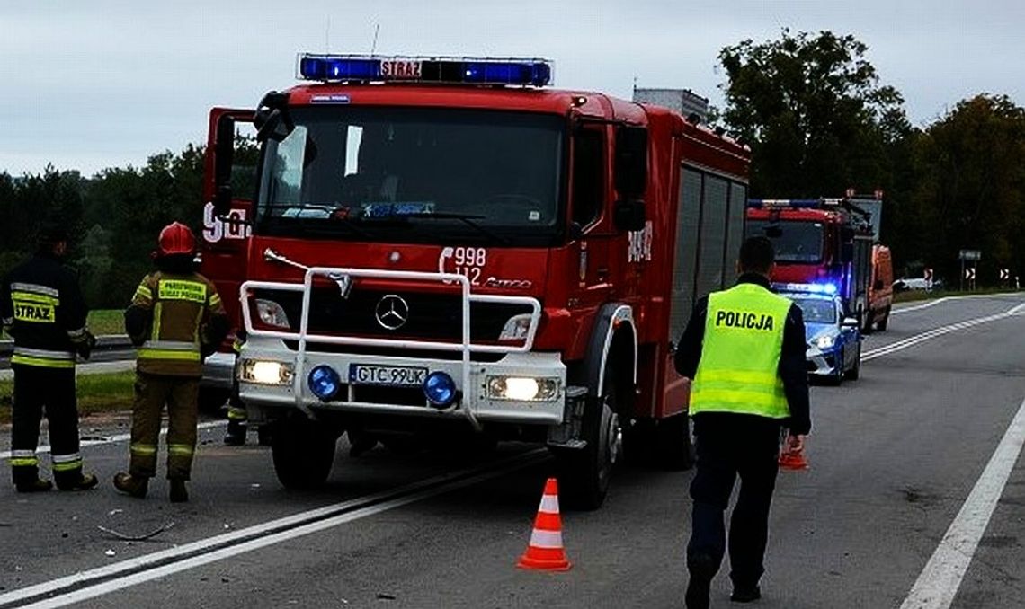 Ustalenia policji po wypadku na krajowej „jedynce”. 7 osób uczestniczyło w zdarzeniu, 3 osoby ranne