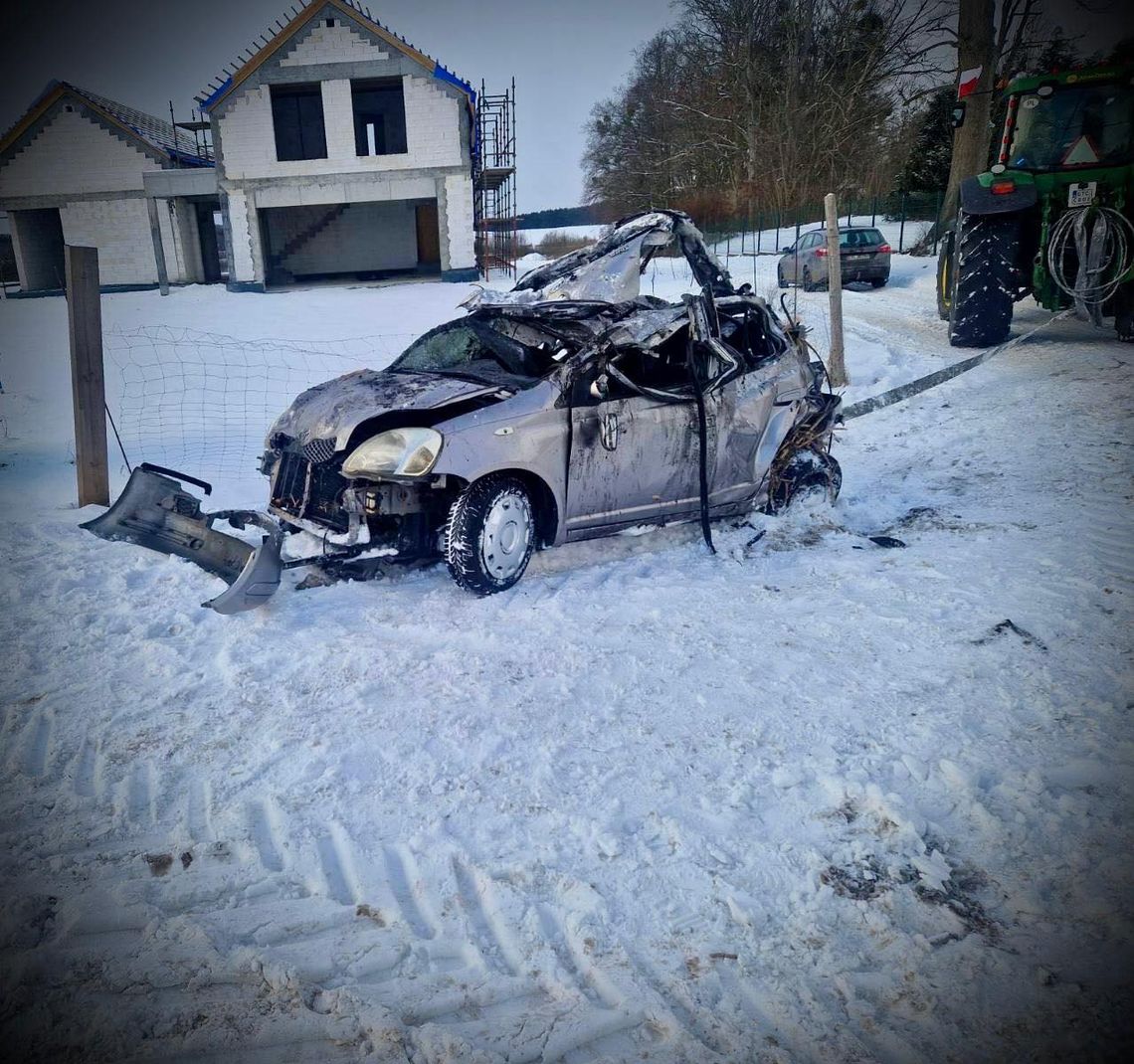 Utopili samochód w jeziorze, bo... chcieli sobie pojeździć po lodzie. Znamy szczegóły zdarzenia
