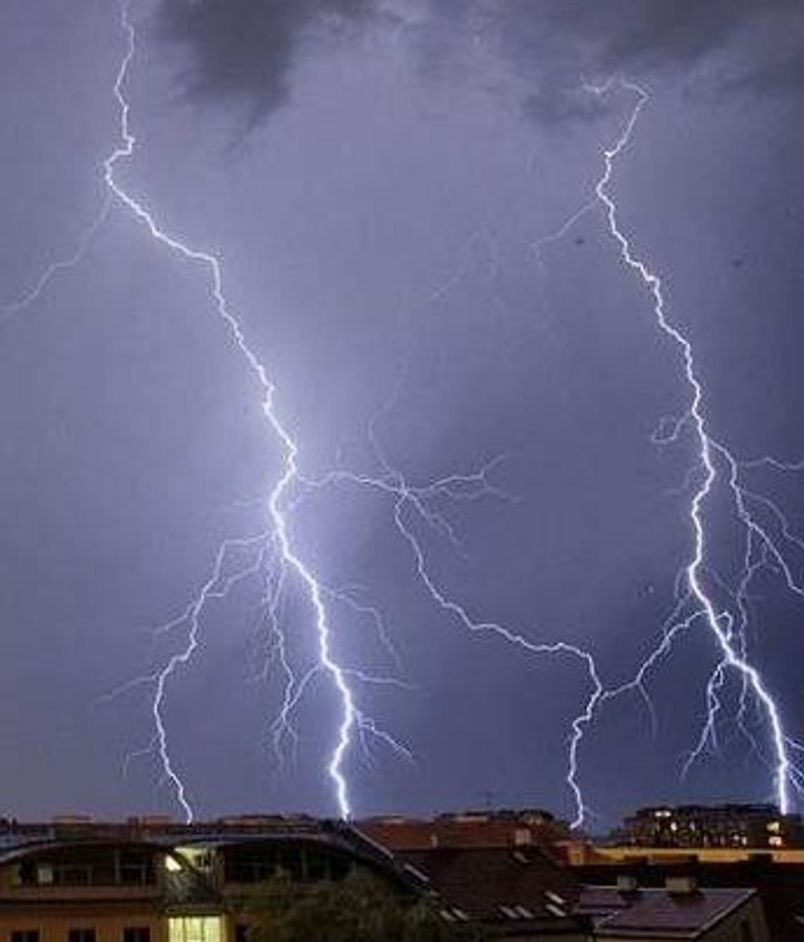 Uwaga! Gwałtowne burze z gradem nad Pomorzem