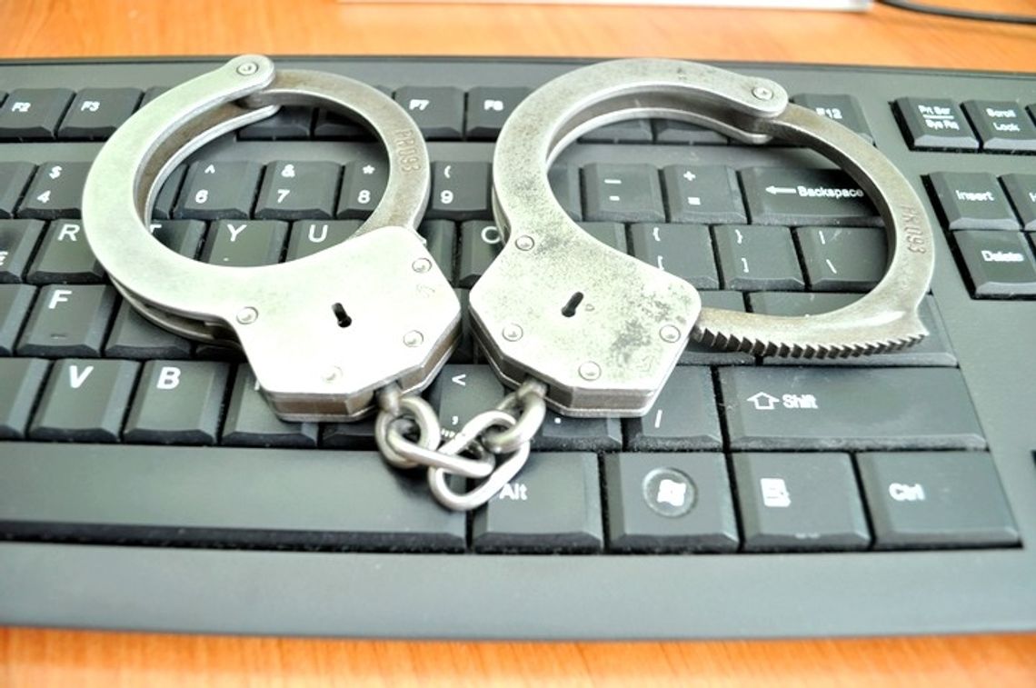 Uwaga na e-przestępców. Giną statki kosmiczne, czołgi... Uwaga na e-przestępców. Giną statki kosmiczne, czołgi...