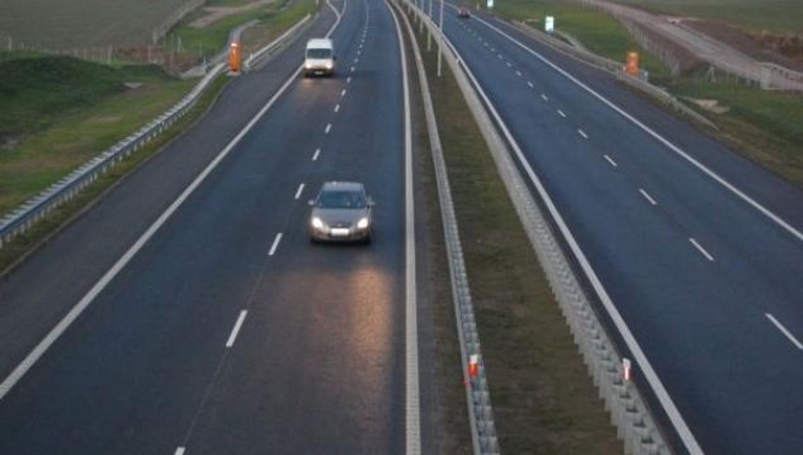 UWAGA. Trudne warunki na A1! Kolizje i uszkodzone auta UWAGA. Trudne warunki na A1! Kolizje i uszkodzone auta