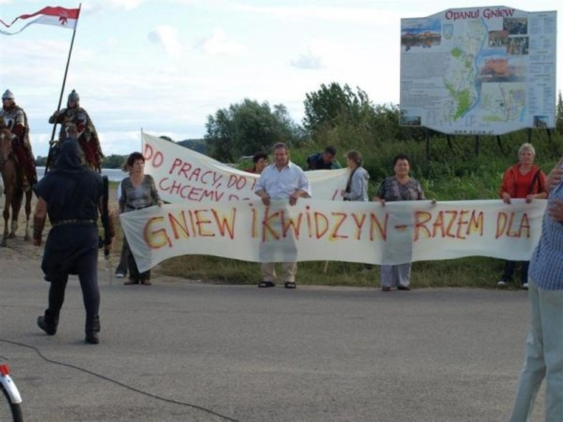 Uwierzymy, gdy przyjadą koparki - twórcy akcji „Chcemy Mostu!” przeszli od słów do czynów