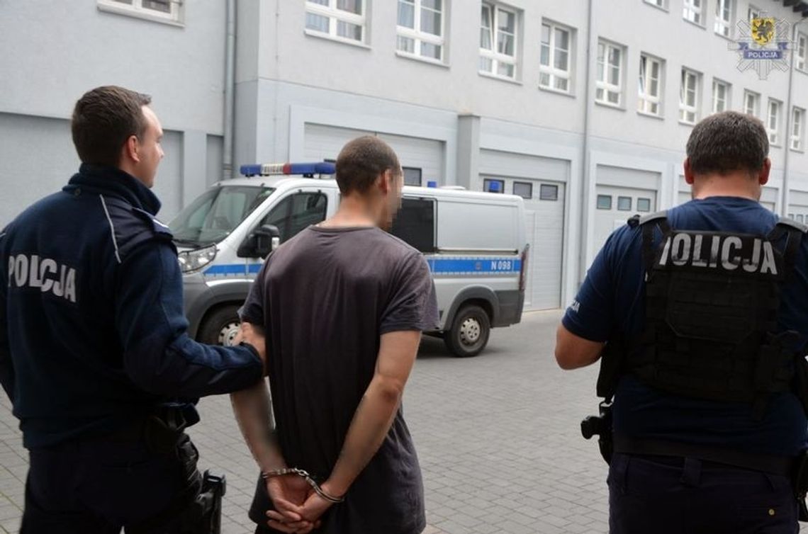 Użyli gazu napadając w dzielnicy Kokoszki