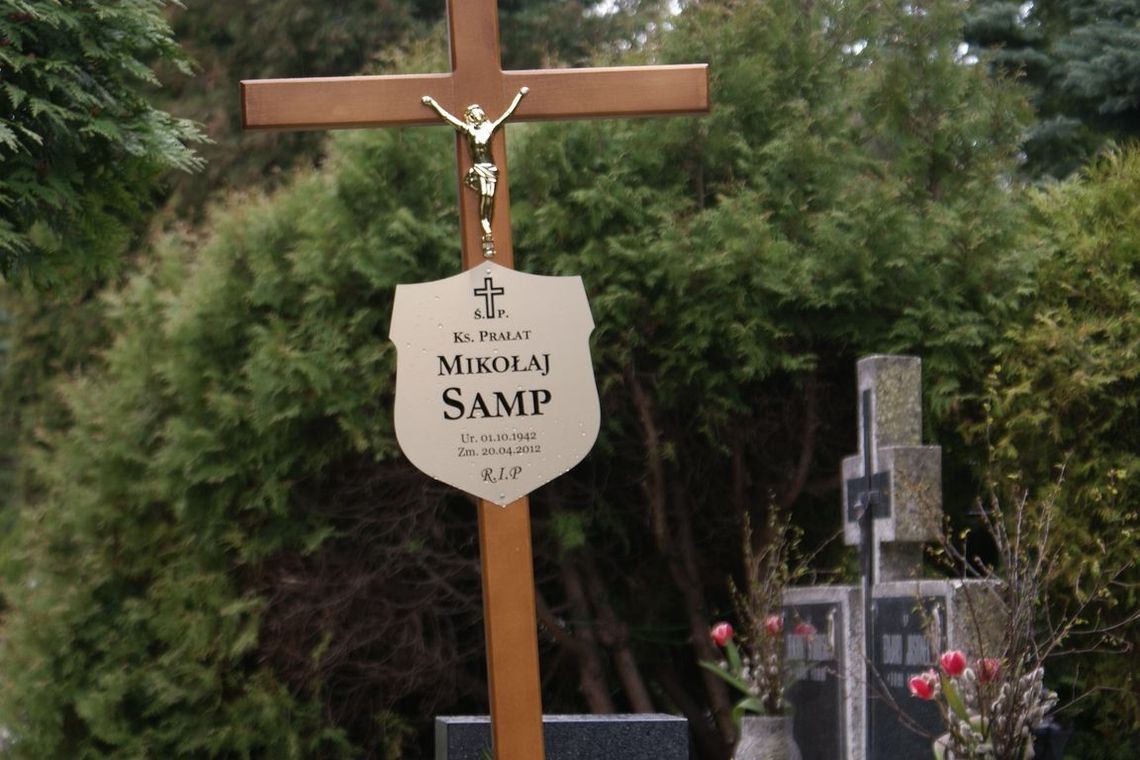 W deszczu łez. Ostatnie pożegnanie ks. Mikołaja Sampa