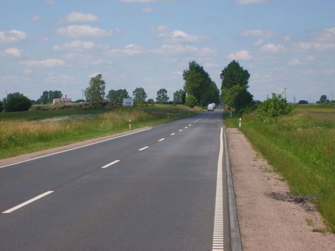 W końcu. Przez Czarną Wodę wyremontowaną „berlinką” W końcu. Przez Czarną Wodę wyremontowaną „berlinką”