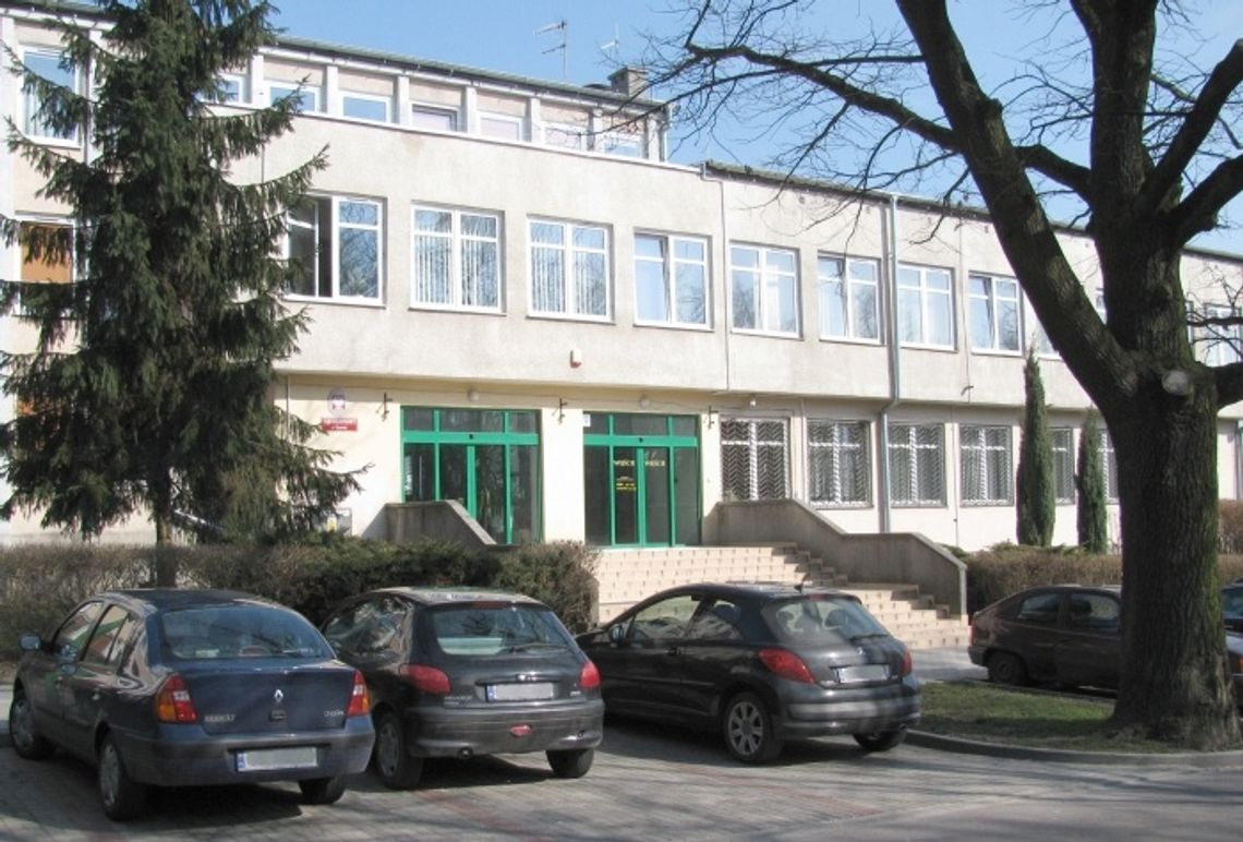 W oczekiwaniu na stanowisko starosty. Poseł w sądzie W oczekiwaniu na stanowisko starosty. Poseł w sądzie