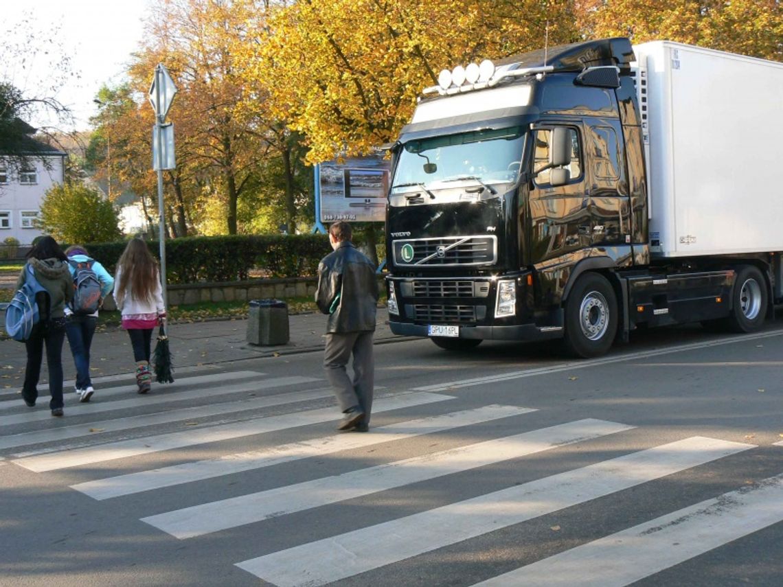 W pieszą na pasach