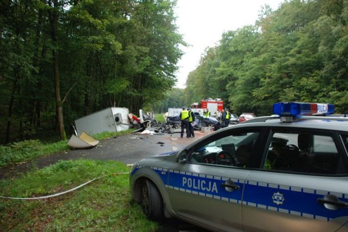 W Redzie tragiczny wypadek, jedna osoba zginęła na miejscu, druga w karetce, trzecia w szpitalu