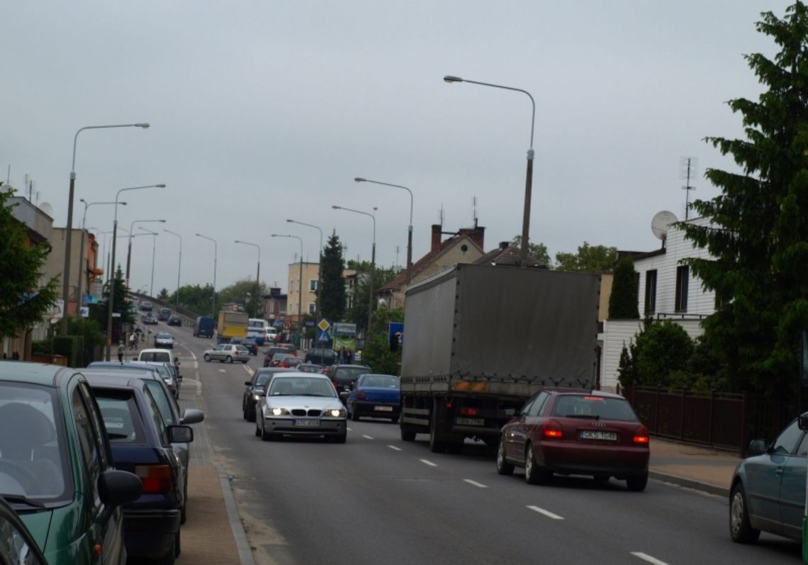 W rozgrzanych autach, godzinę przez miasto. Zabrakło komunikacji pomiędzy urzędami W rozgrzanych autach, godzinę przez miasto. Zabrakło komunikacji pomiędzy urzędami