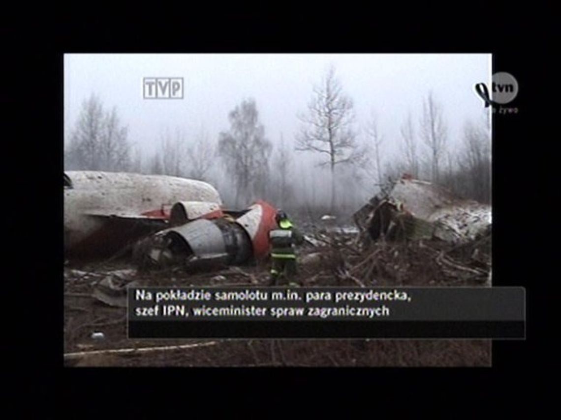 W sobotę o godz. 8.56 - tydzień po katastrofie - zabrzmiały w całym kraju syreny i kościelne dzwony W sobotę o godz. 8.56 - tydzień po katastrofie - zabrzmiały w całym kraju syreny i kościelne dzwony