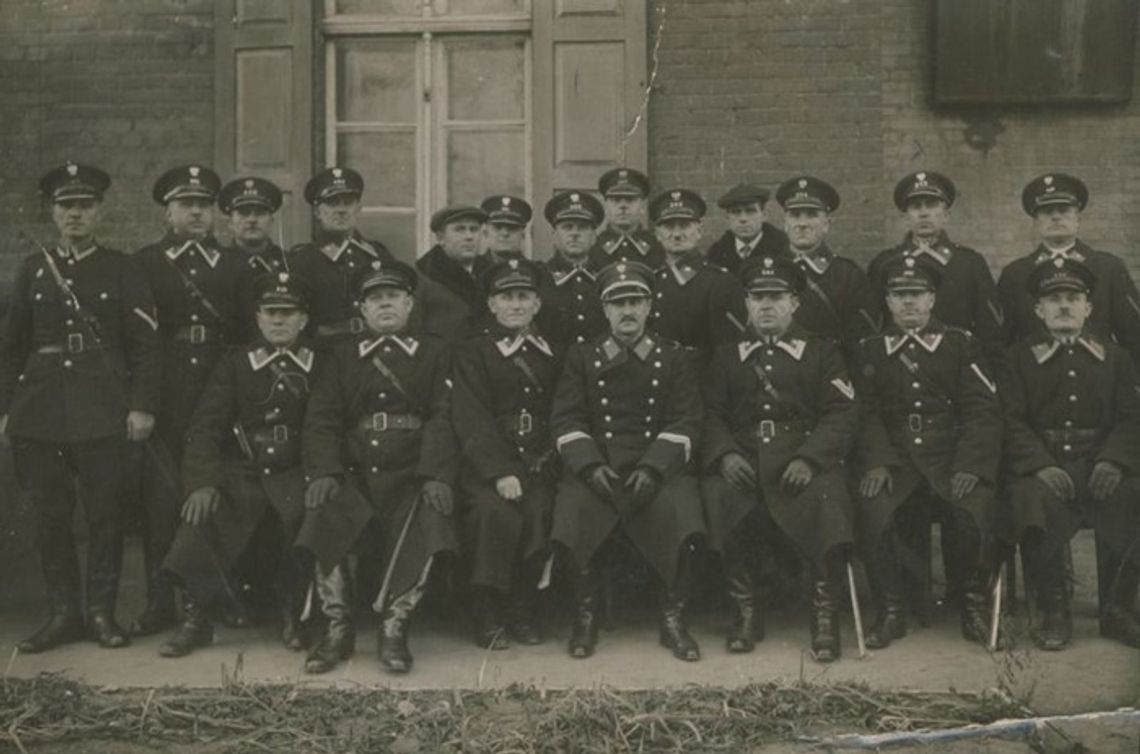 W sowieckich dołach śmierci W sowieckich dołach śmierci