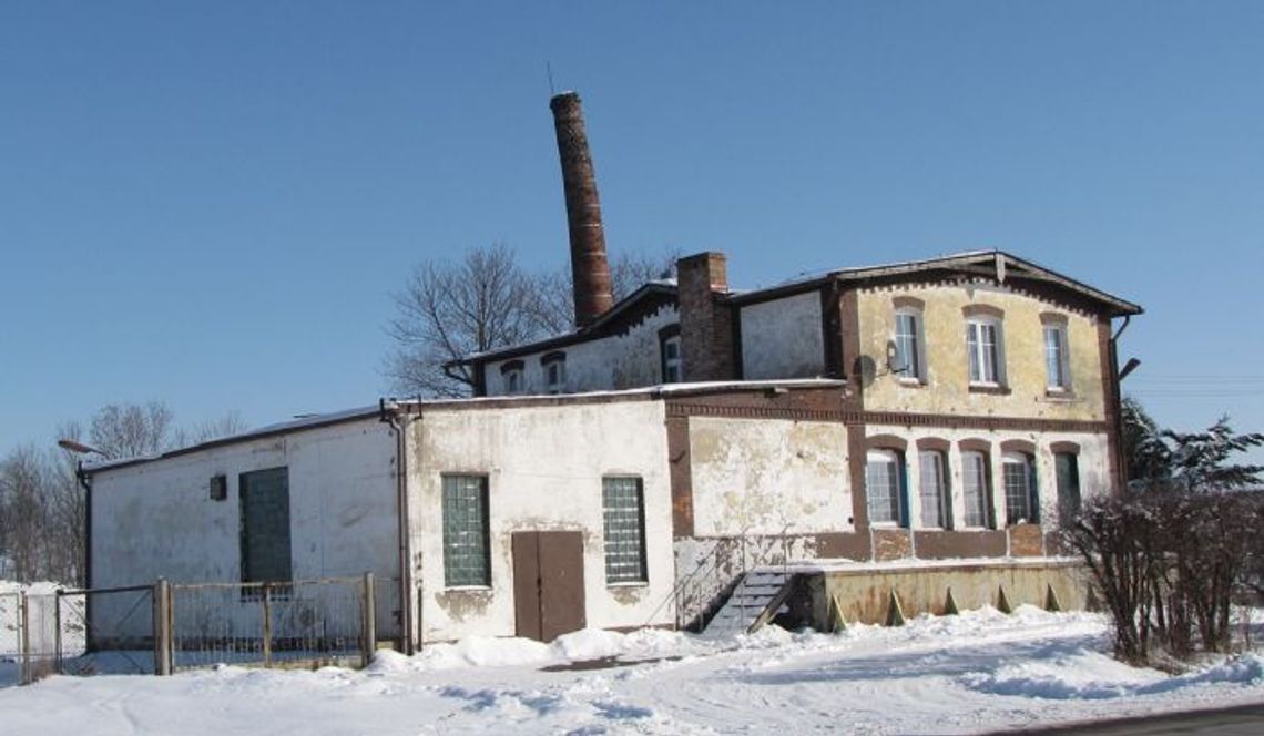 W Turzy prawie jak w Pizie - krzywizna jak się patrzy W Turzy prawie jak w Pizie - krzywizna jak się patrzy