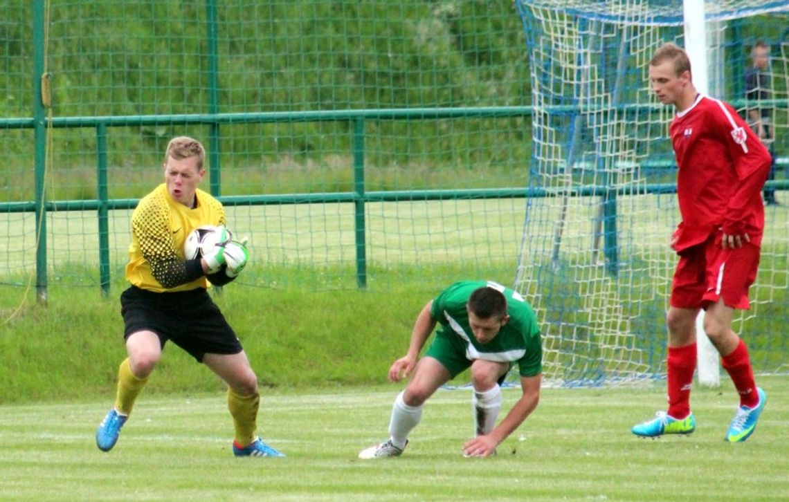 Walka, ale też... szkolne błędy w obronie - Gryf przegrał z Powiślem Walka, ale też... szkolne błędy w obronie - Gryf przegrał z Powiślem