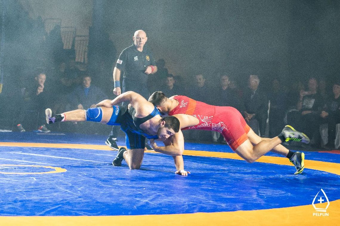 Walki zapaśnicze podczas pierwszej gali w Pelplinie
