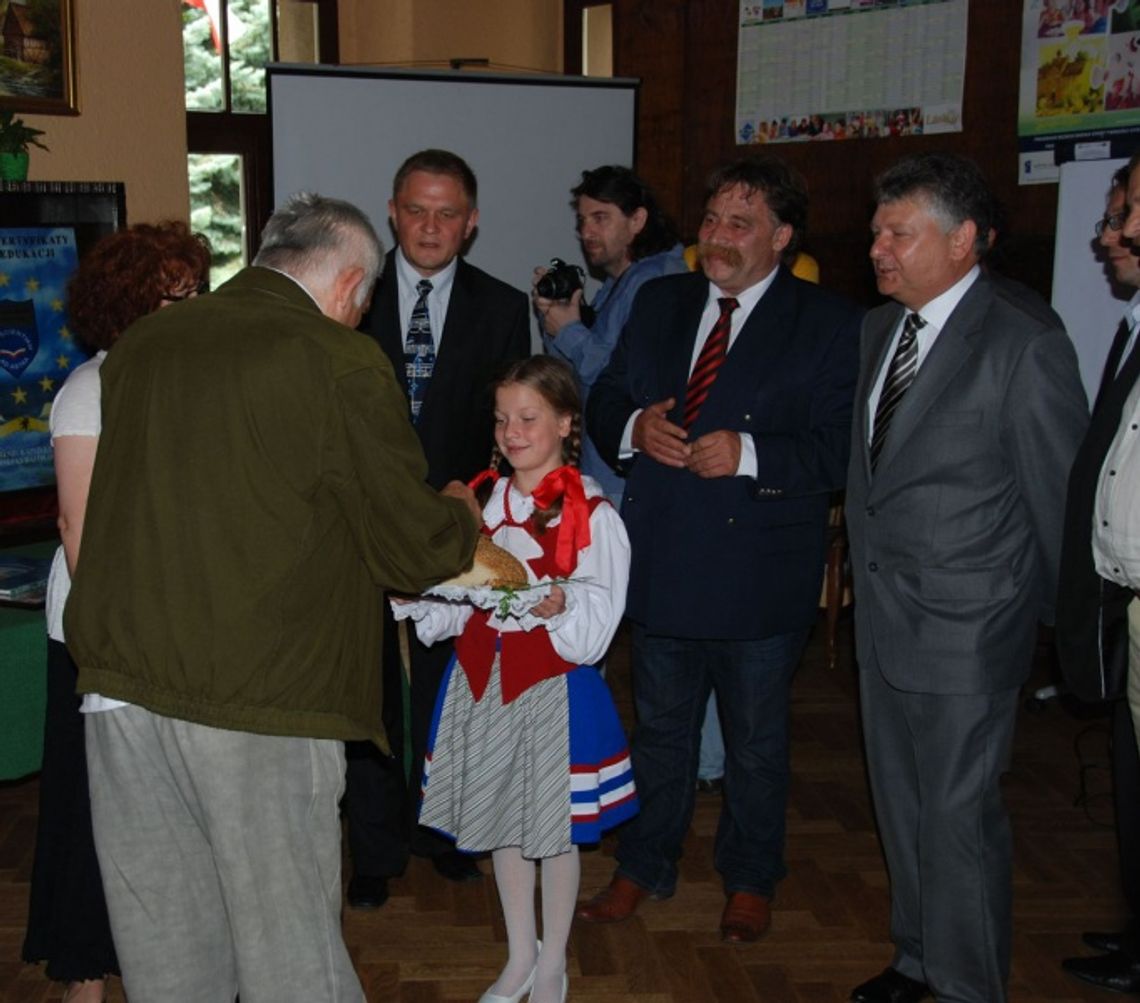 Warsztaty z Jerzym Buzkiem i specjalistami od biznesu z firmy Microsoft. Warsztaty z Jerzym Buzkiem i specjalistami od biznesu z firmy Microsoft.