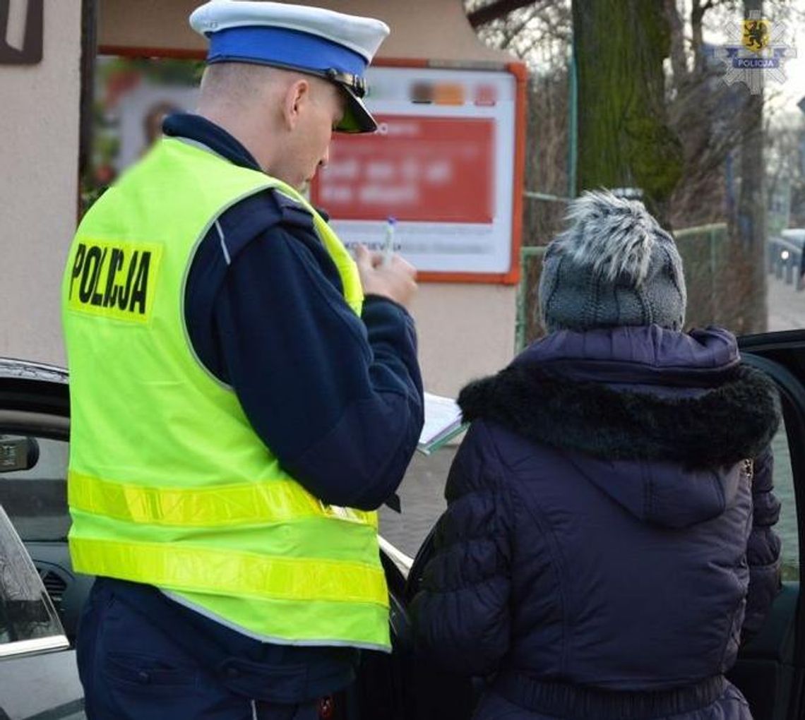 Wczoraj mundurowi ukarali mandatami 29 pieszych oraz 14 kierowców