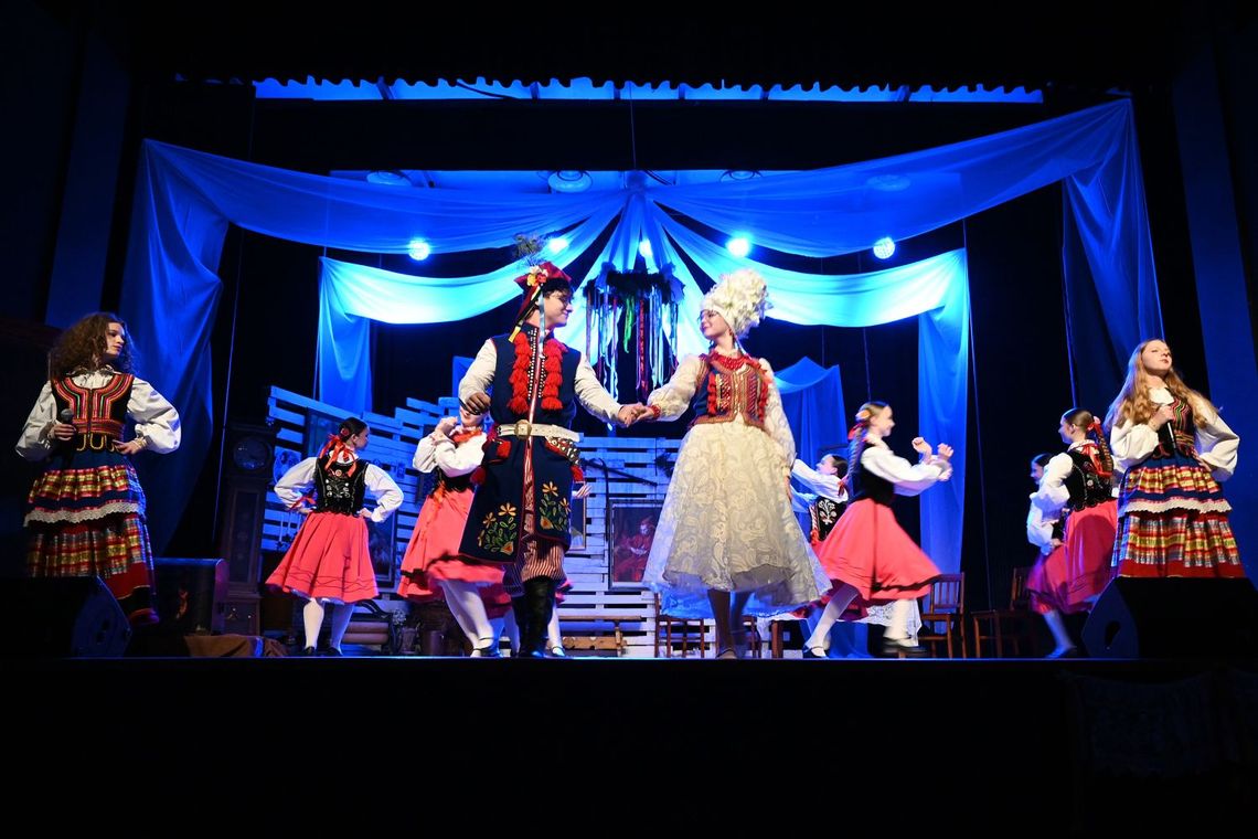 „Wesele” w wykonaniu młodych artystów z Malborka „Wesele” w wykonaniu młodych artystów z Malborka