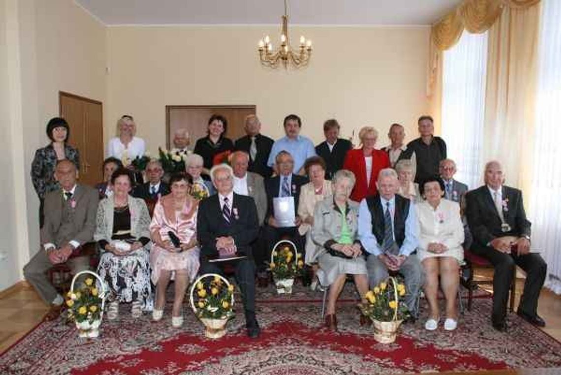 Weselni jubilaci w USC - medale za długoletnie pożycie Weselni jubilaci w USC - medale za długoletnie pożycie