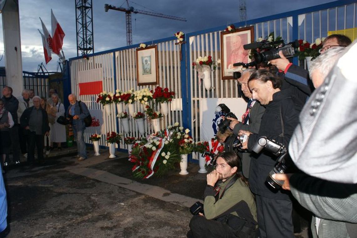 Westerplattczycy - "byli odważni, bo byli ludźmi honoru, służyli Polsce, bronili jej zasad" Westerplattczycy - "byli odważni, bo byli ludźmi honoru, służyli Polsce, bronili jej zasad"