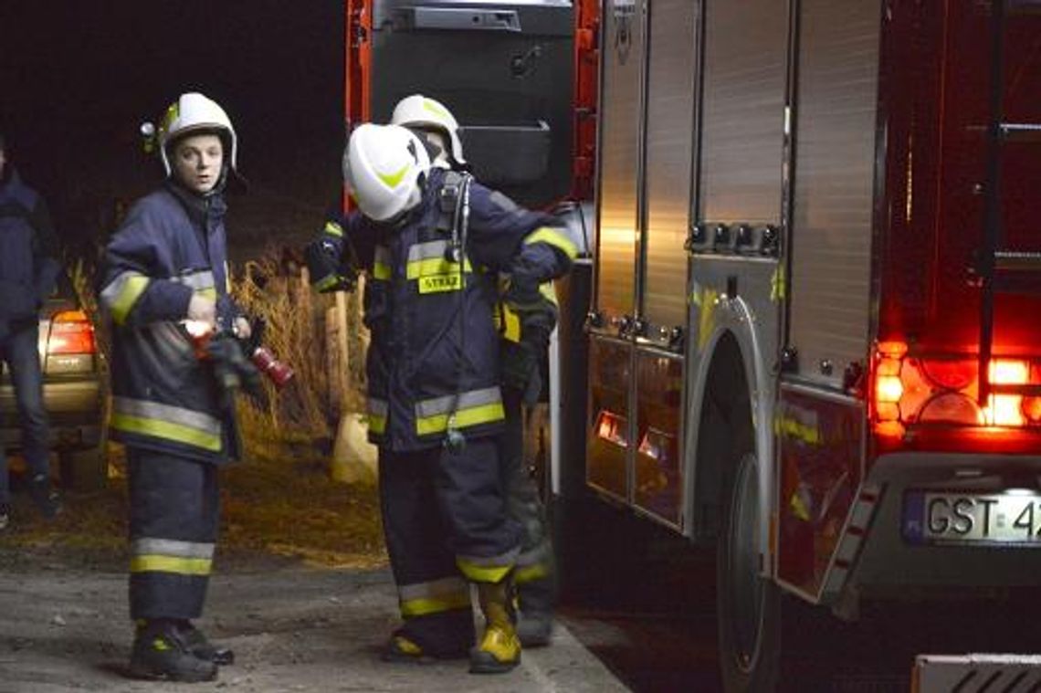 Wielki ogień i dym. Pożar strawił budynek gospodarczy z częścią mieszkalną 