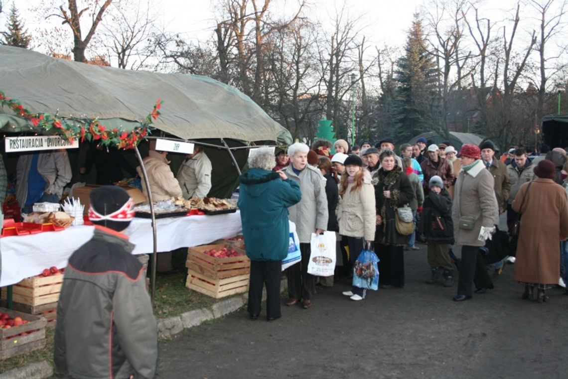 Wigilia Miejska – życzenia, kolędy i świąteczne potrawy Wigilia Miejska – życzenia, kolędy i świąteczne potrawy