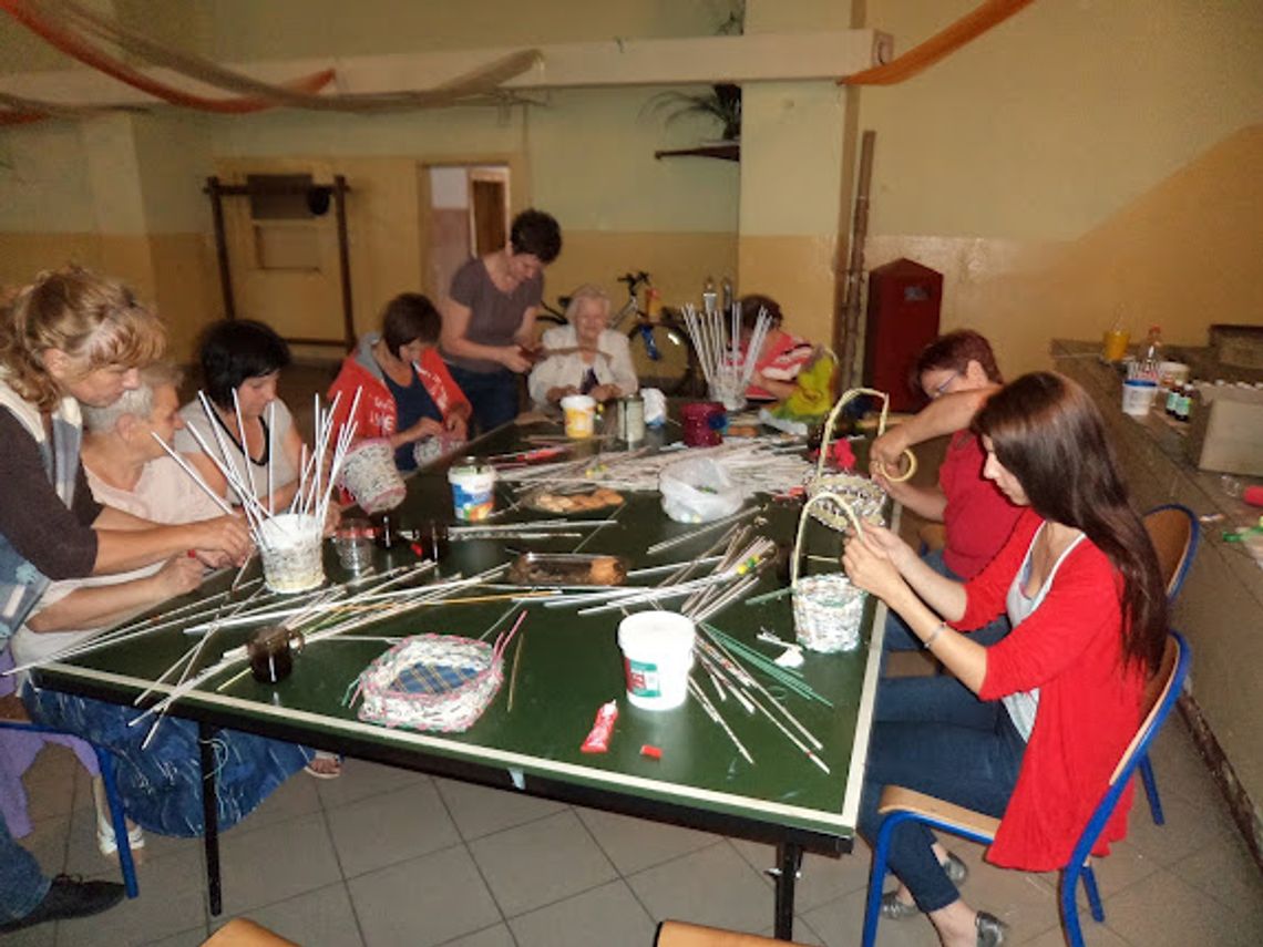 Wiklinowy świat - panie polubiły wspólne „plecenie”