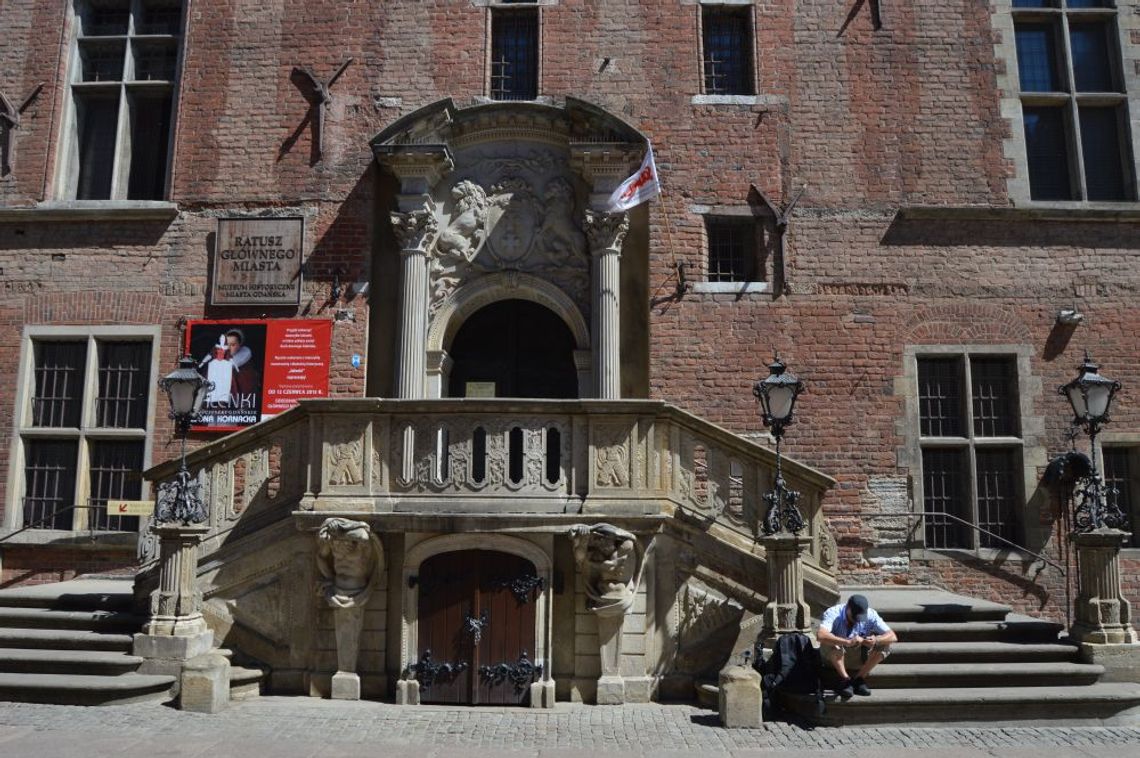 Winda w Ratuszu Głównego Miasta Gdańska stanie do końca 2017 r. 