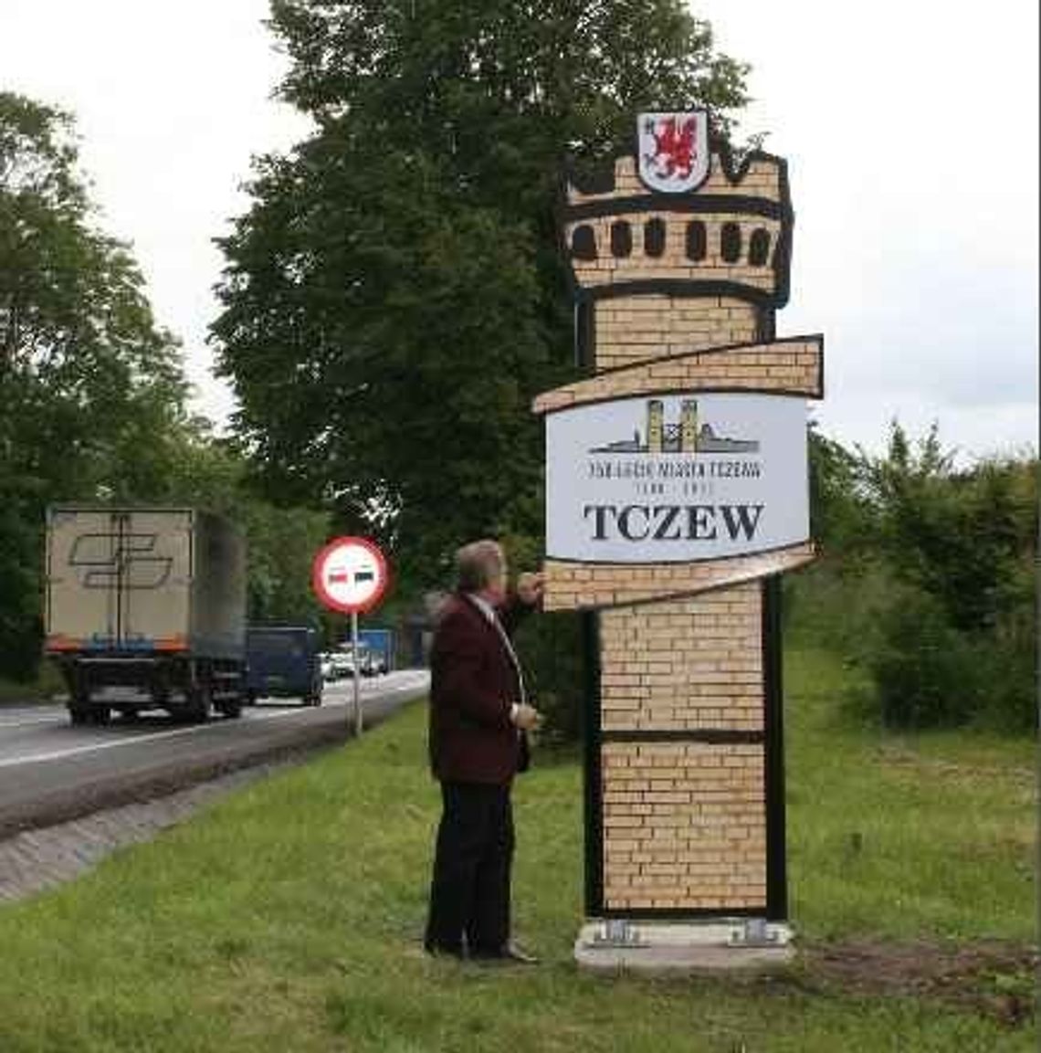 Witają, ale za drogo… Czy przy wjeździe do miasta staną witacze? Witają, ale za drogo… Czy przy wjeździe do miasta staną witacze?