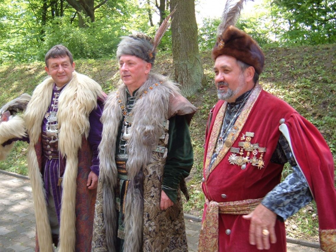 Wiwat kurkowy król! Wiwat kurkowy król!