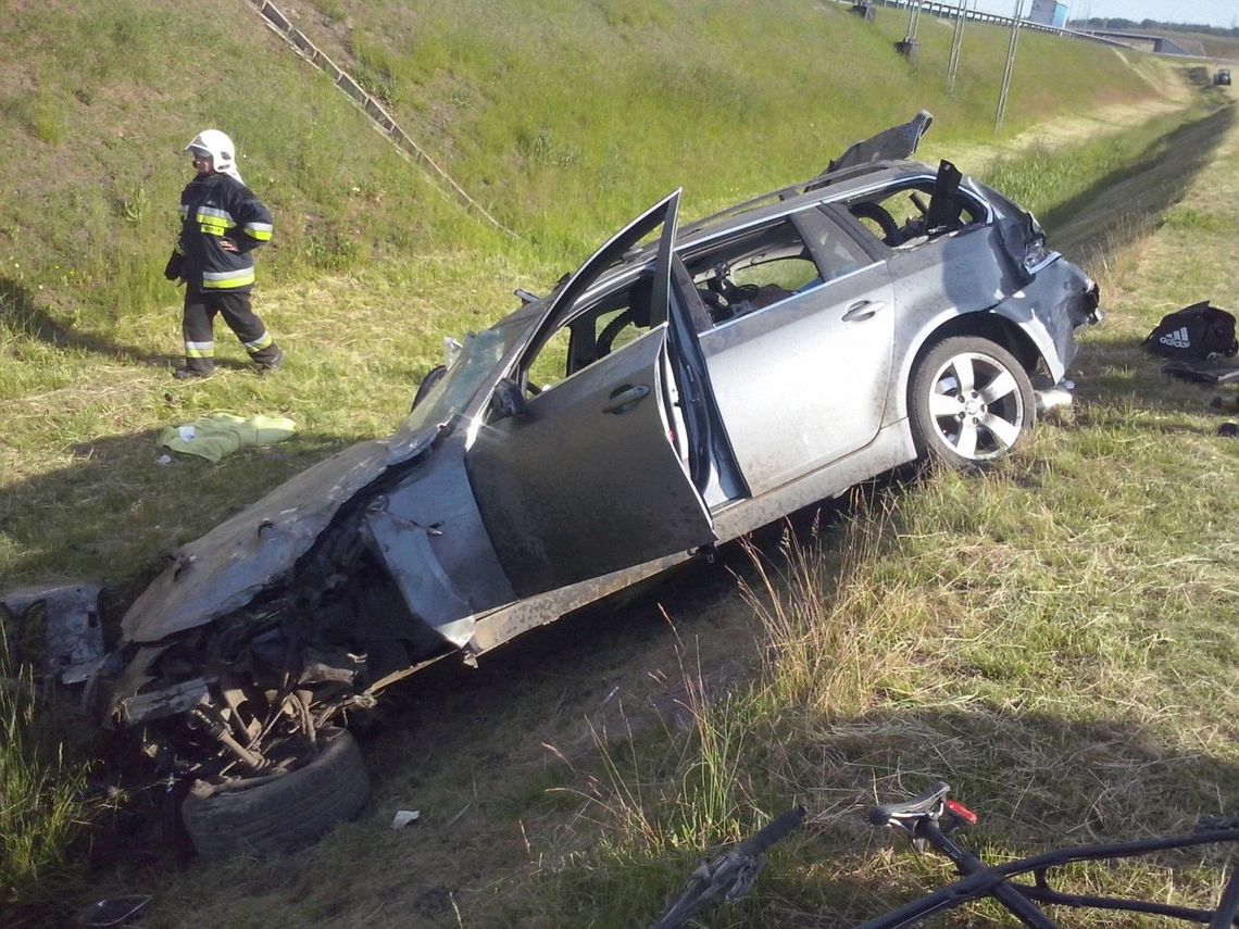 Wjechał do rowu na A1! Dwie osoby ciężko ranne Wjechał do rowu na A1! Dwie osoby ciężko ranne