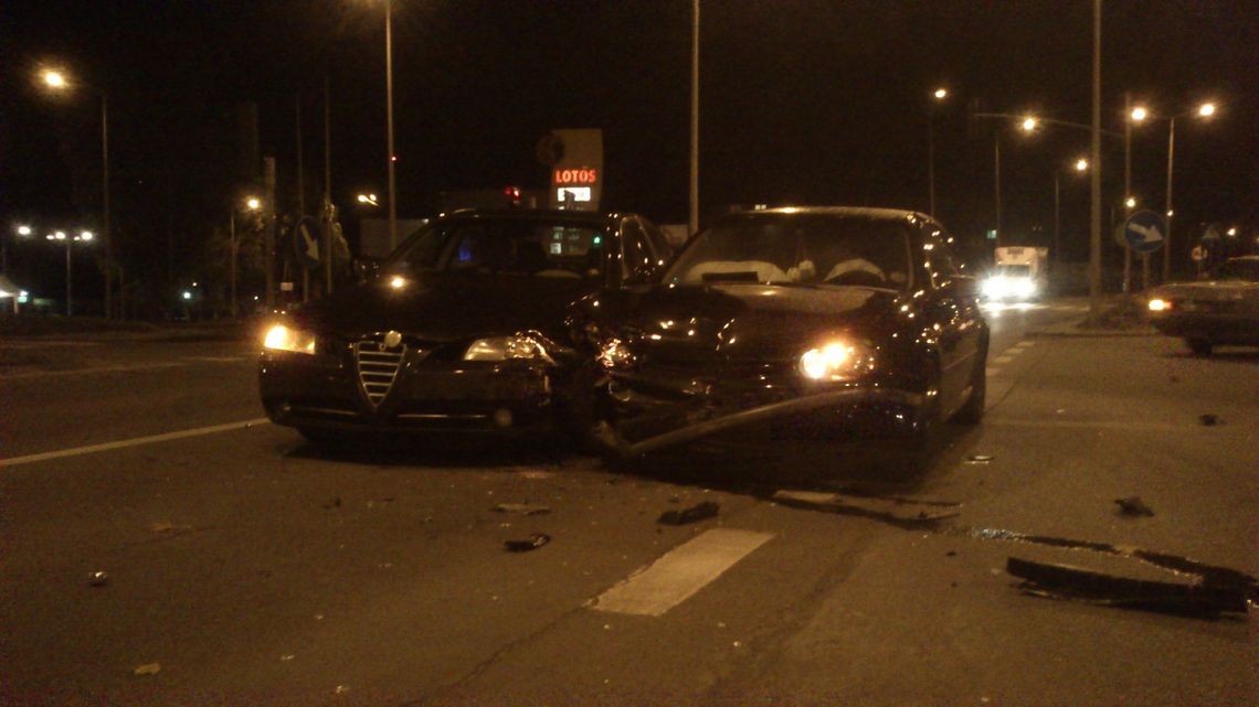 Wjechał na czerwonym świetle 